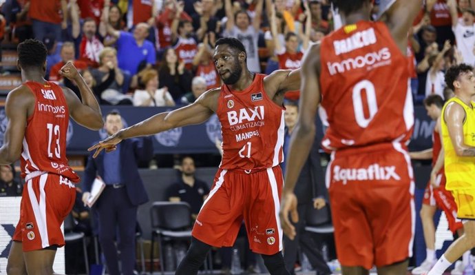 El pívot Babatunde Olumuyiwa, de 31 años y 2,05 de altura, no seguirá el próximo año en las filas del BAXI Manresa