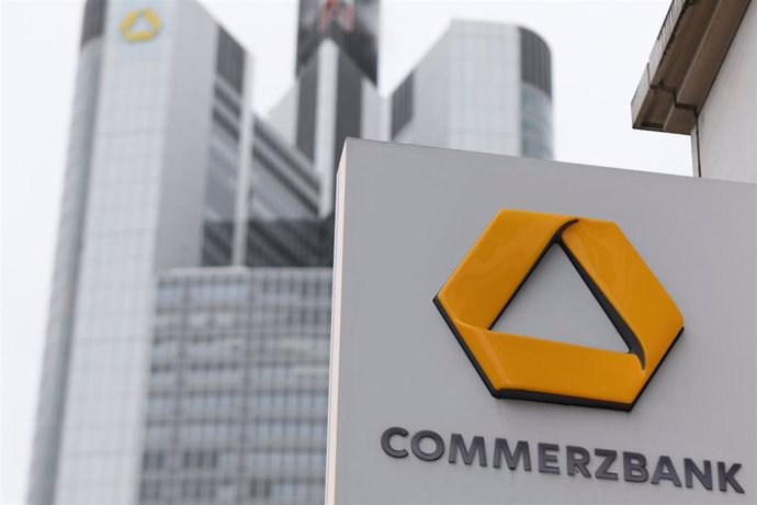 Archivo - Logo de Commerzbank en Frankfurt.