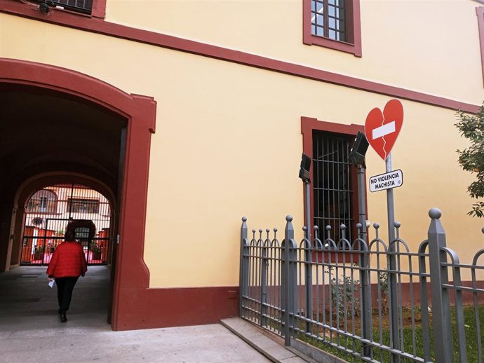Archivo - Imagen de recurso de una señal contra la violencia machista, a las puertas de la Diputación.