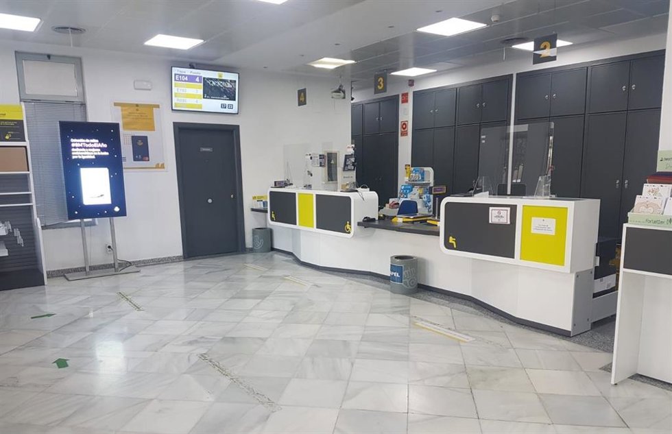 Archivo - Imagen de recurso del interior de una oficina de Correos.
