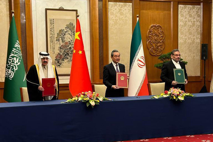 Archivo - 10 March 2023, China, Beijing: (L-R) Saudi Minister of State, Advisor to the Council of Ministers, and Saudi National Security Adviser Musaed bin Muhammad Al-Aiban, Director of the Office of the Central Foreign Affairs Commission of the Chines