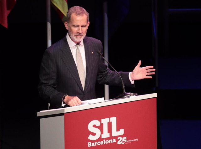 El Rey Felipe VI interviene en La Nit de la Logística en el TNC, que da el pistoletazo de salida al Salón Internacional de la Logística (SIL).