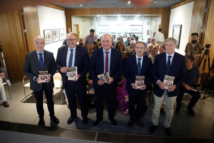 La Fundación Cajasol acoge la presentación del libro 'Mi vecino es negro: los retos de la diversidad'