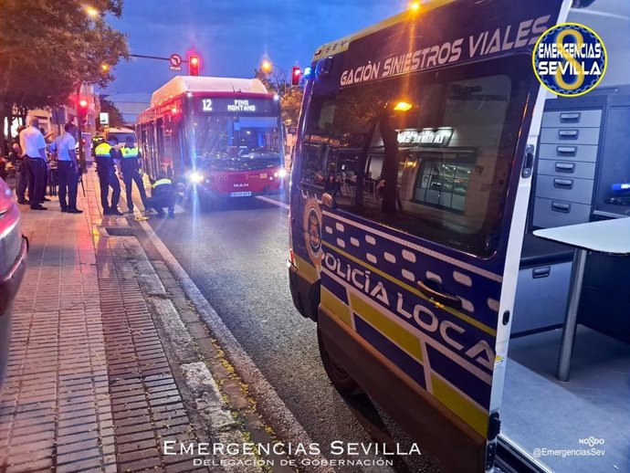 Hospitalizada en estado muy grave una mujer atropellada por un bus urbano en Ronda de Capuchinos
