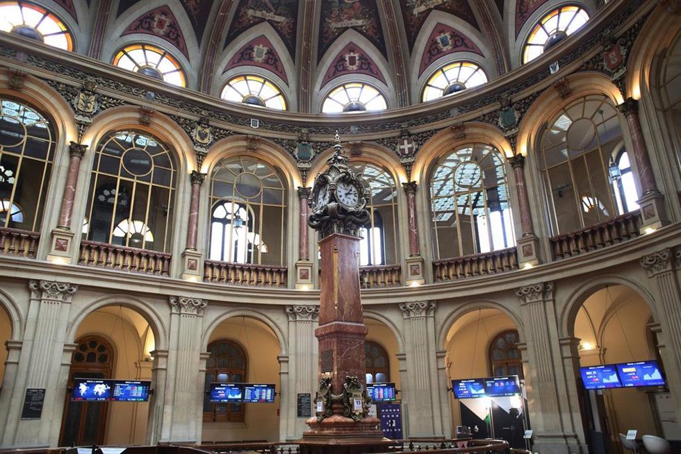 Archivo - Interior del Palacio de la Bolsa en Madrid (España).