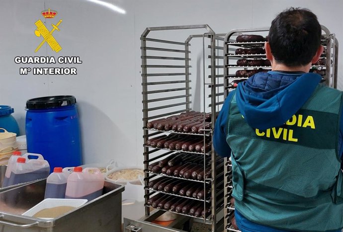 El SEPRONA investiga a tres personas por comercialización fraudulenta de morcillas