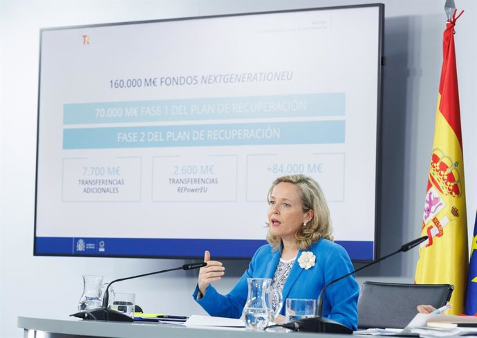 La vicepresidenta primera y ministra de Asuntos Económicos y Transformación Digital, Nadia Calviño, durante una rueda de prensa posterior a la reunión del Consejo de Ministros, en el Palacio de La Moncloa, a 6 de junio de 2023, en Madrid (España). El Co