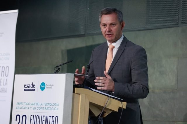 El ministro de Sanidad, José Miñones, durante el 29° Encuentro del Sector de Tecnología Sanitaria, organizado por la Federación Española de Empresas de Tecnología Sanitaria, Fenin. En Madrid (España), a 7 de junio de 2023.