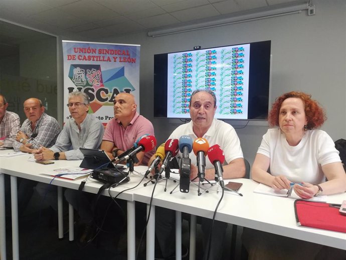 Los integarntes de la Junta Directiva de SIVECAL en la reunión mantenida este miércoles en Valladolid