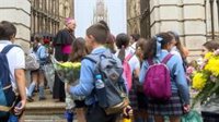 Un total de 600 niños de 19 colegios de Toledo participan en la tradicional ofrenda floral de Corpus