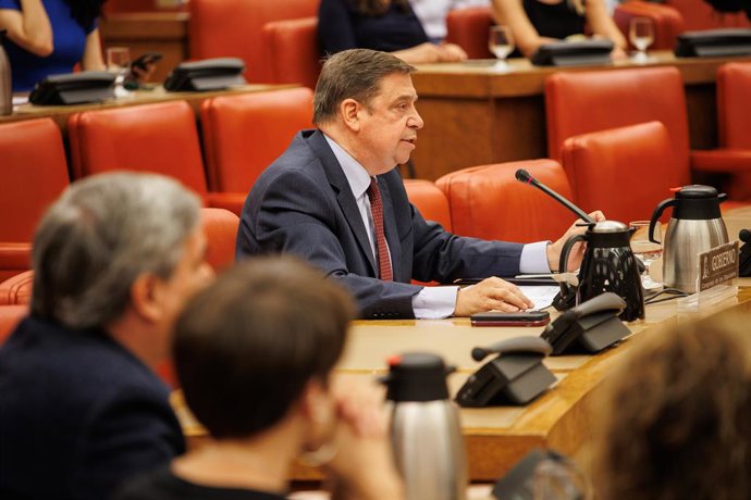 El ministro de Agricultura, Pesca y Alimentación, Luis Planas, interviene durante la Diputación Permanente, en la Sala Constitucional del Congreso de los Diputados, a 7 de junio de 2023, en Madrid (España)