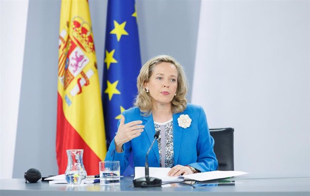 La vicepresidenta primera y ministra de Asuntos Económicos y Transformación Digital, Nadia Calviño, durante una rueda de prensa posterior a la reunión del Consejo de Ministros, en el Palacio de La Moncloa, a 6 de junio de 2023, en Madrid (España). 
