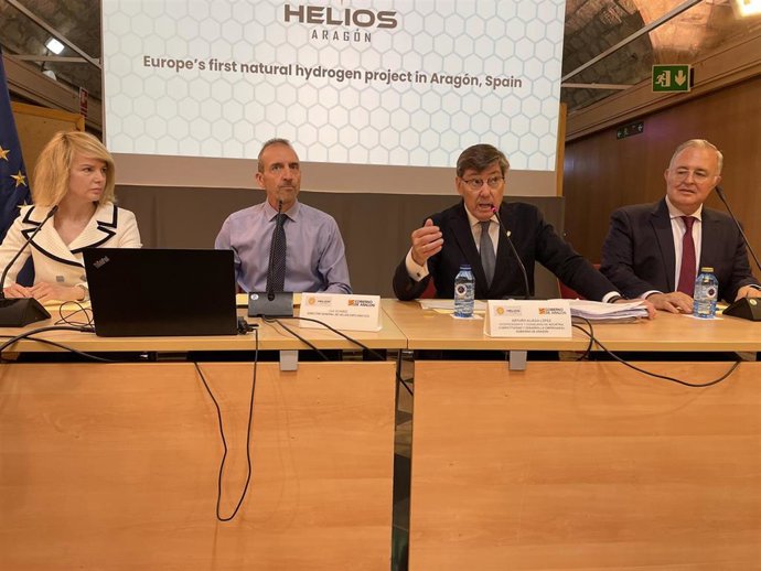 El vicepresidente del Gobierno de Aragón, Arturo Aliaga, ha asistido a la presentación del proyecto.