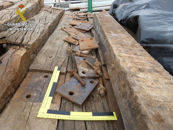 Material ferroviario recuperado por la Guardia Civil en Huelva.