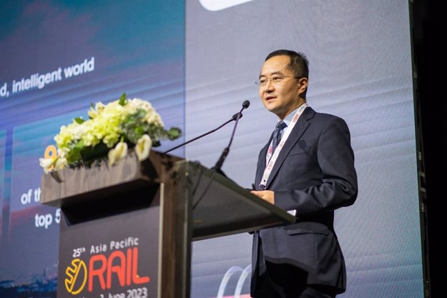 Xiang Xi, Vice President of Aviation & Rail BU, Huawei