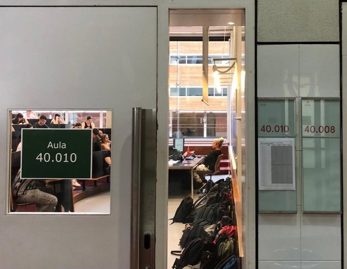 Alumnos realizan el examen de inglés de las PAU en la UPF