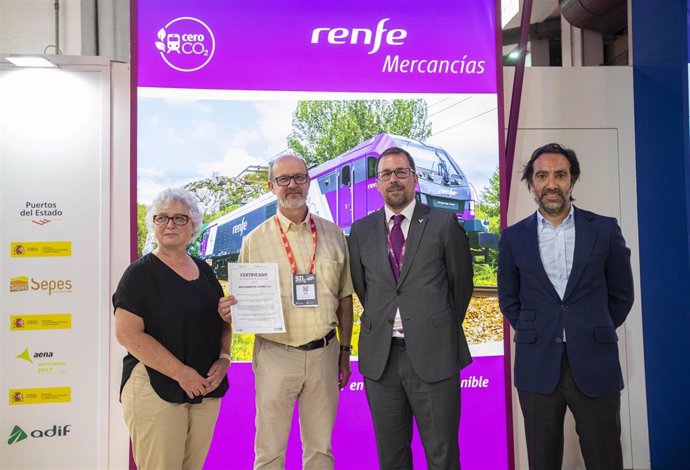 Renfe Mercancías entrega a ArcelorMittal el Certificado de Huella de Carbono 2022