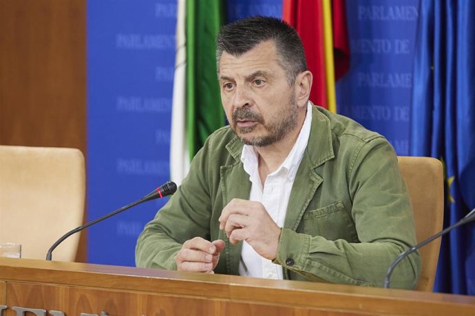 El portavoz del Grupo Parlamentario Popular, Toni Martín, este miércoles en rueda de prensa. 