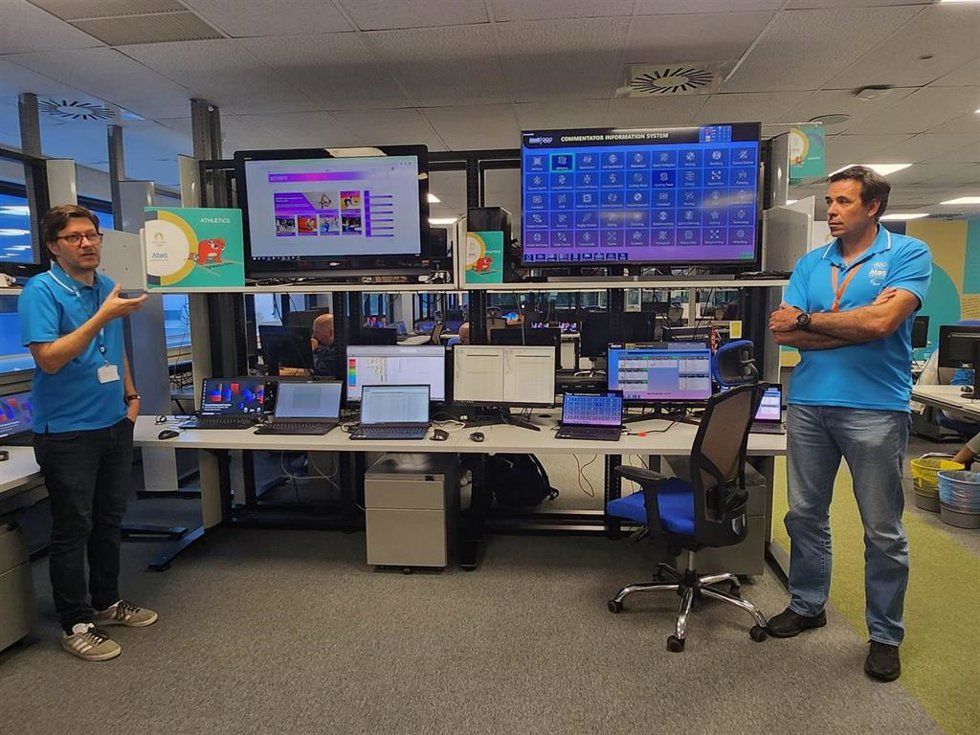 Profesionales de Atos explican su trabajo en el integration testing Lab (ITL) de Madrid de cara a los Juegos olímpicos y Paralímpicos de París 2024