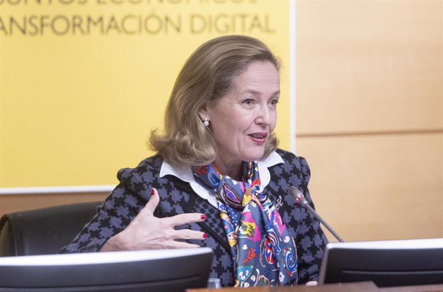 Archivo - La vicepresidenta primera y ministra de Asuntos Económicos y Transformación Digital, Nadia Calviño, durante una reunión con un conjunto de empresas del ámbito de la microelectrónica y los semiconductores, a 25 de noviembre de 2022, en Madrid (Es