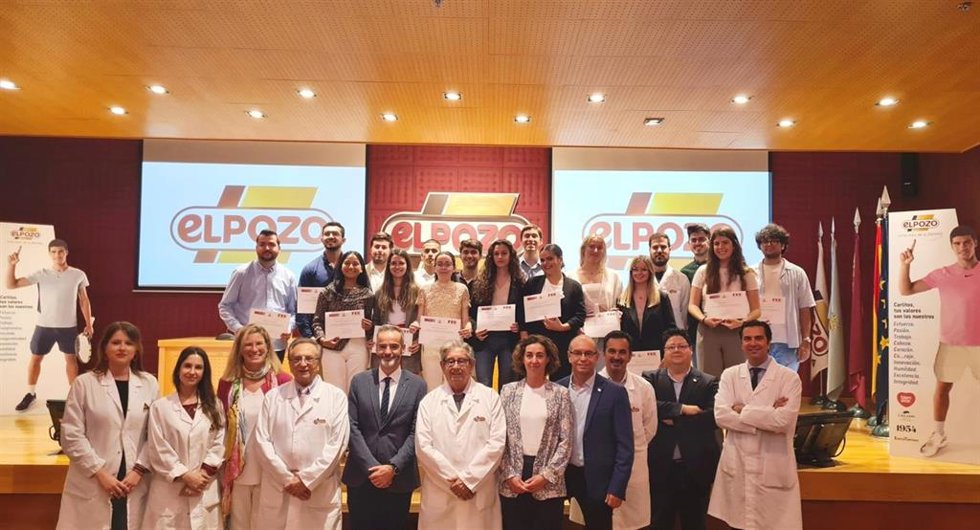 Grupo Fuertes y la UMU entregan los diplomas a los alumnos de la quinta promoción del programa UMU Business Talent 2023