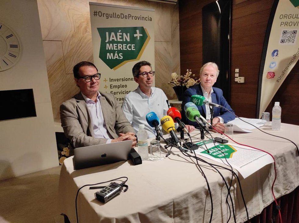 De izquierda a derecha: Manuel Carlos Vallejo, Juanma Camacho y Javier Marín