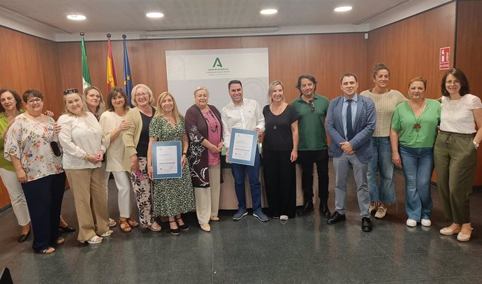 La unidad de atención primaria de Isla Cristina y el Centro de Transfusión, Tejidos y Células de Huelva han recibido este miércoles la certificación de la calidad de sus servicios por parte de la Agencia de Calidad Sanitaria de Andalucía (ACSA).