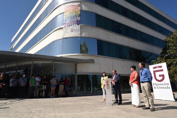 Archivo - Imagen de archivo de la lectura de un manifiesto en la Diputación con motivo del Día del Orgullo Lgtbi 2022