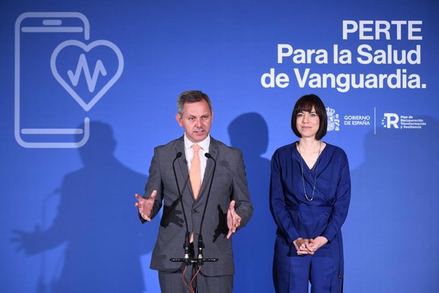La ministra de Ciencia e Innovación, Diana Morant, y el ministro de Sanidad, José Miñones, antes de presidir la reunión de la Alianza Salud de Vanguardia, en la sede del Ministerio de Ciencia e Innovación, a 7 de junio de 2023, en Madrid (España).