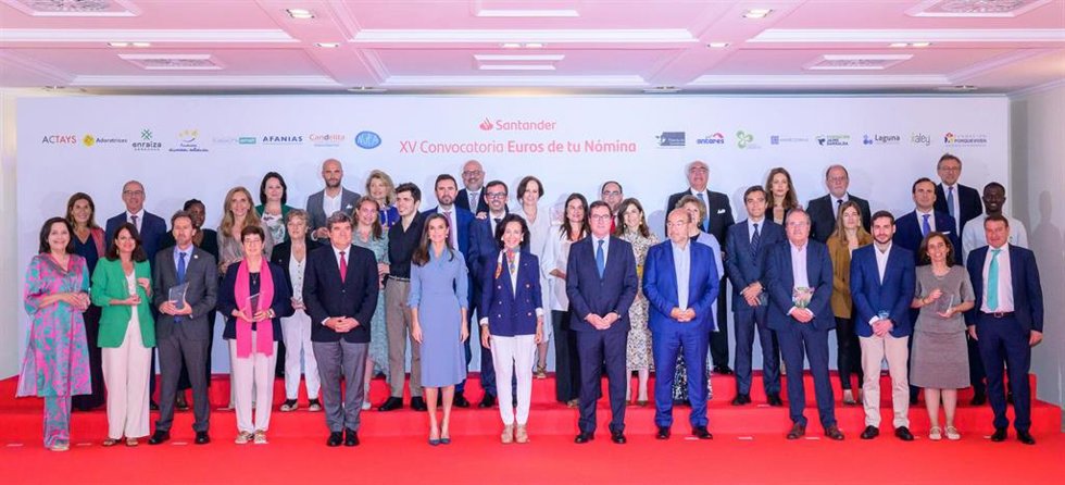 Su Majestad la Reina y Ana Botín presiden la entrega de premios de la XV Convocatoria Euros de tu Nómina de Banco Santander
