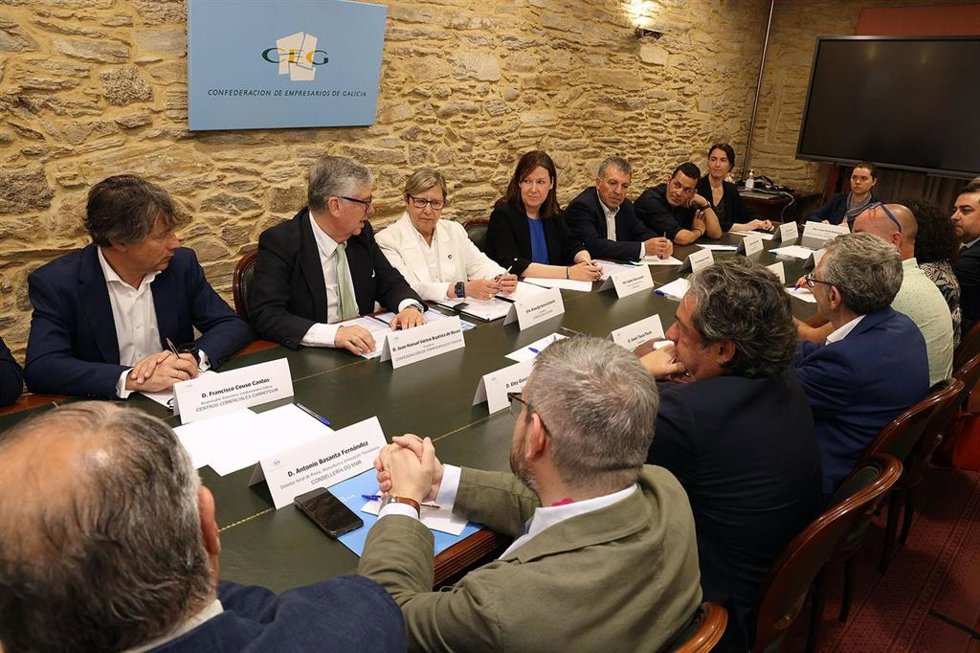 CEG se reúne con la conselleira do Mar