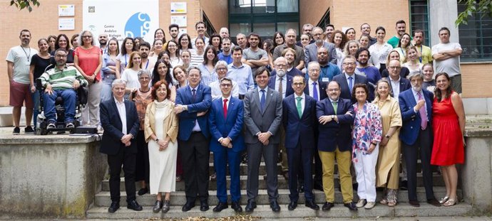 Foto de familia con motivo de la celebración del XX aniversario del Centro Andaluz de Biología del Desarrollo de la Universidad Pablo de Olavide de Sevilla.