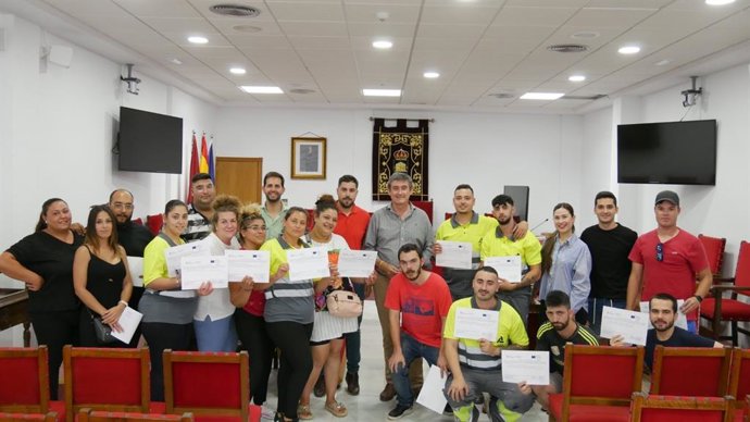 Entrega de diplomas acreditativos del Programa de Empleo Joven