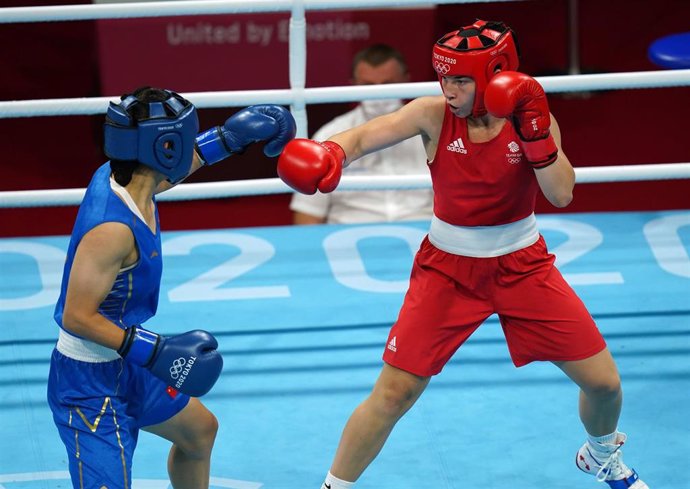 Archivo - Imagen de un combate de boxeo durante los Juegos Olímpicos de Tokio de 2021