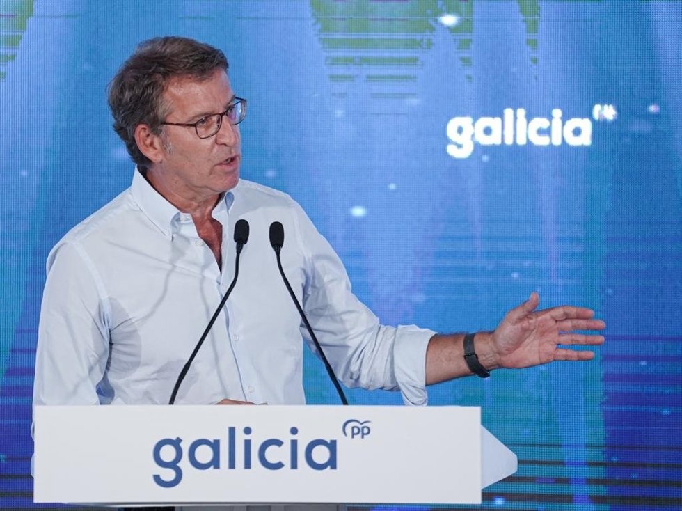 Archivo - Feijóo interviene en un acto en Galicia.