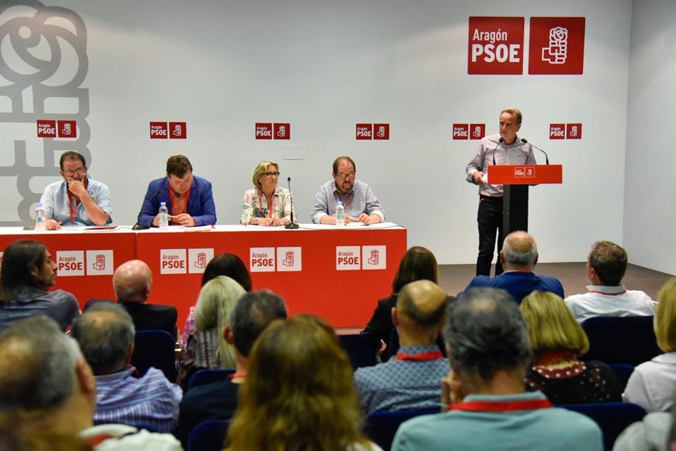 El secretario general provincial del PSOE Zaragoza, Juan Antonio Sánchez Quero, se dirige al Comité Provincial.