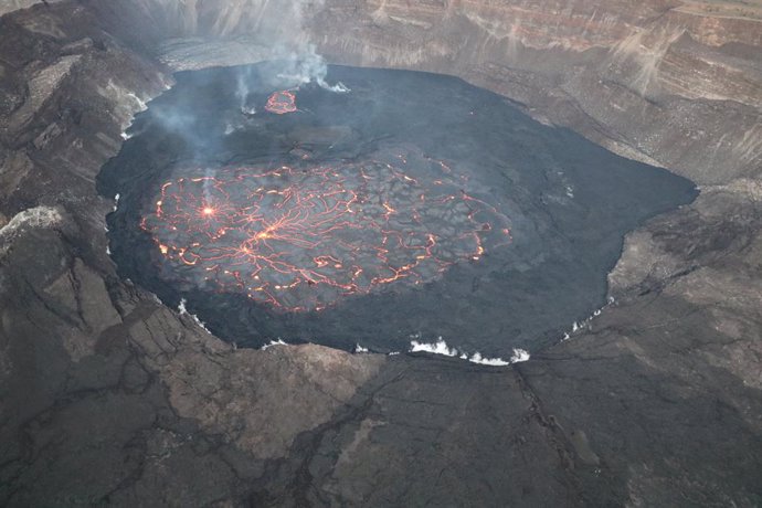 Archivo - January 8, 2023 - Big island, Hawaii, USA - Hawaii's Kilauea volcano began erupting inside its summit crater Thursday January 5, less than one month after the volcano and its larger neighbor Mauna Loa stopped releasing lava. Kilauea is one of 