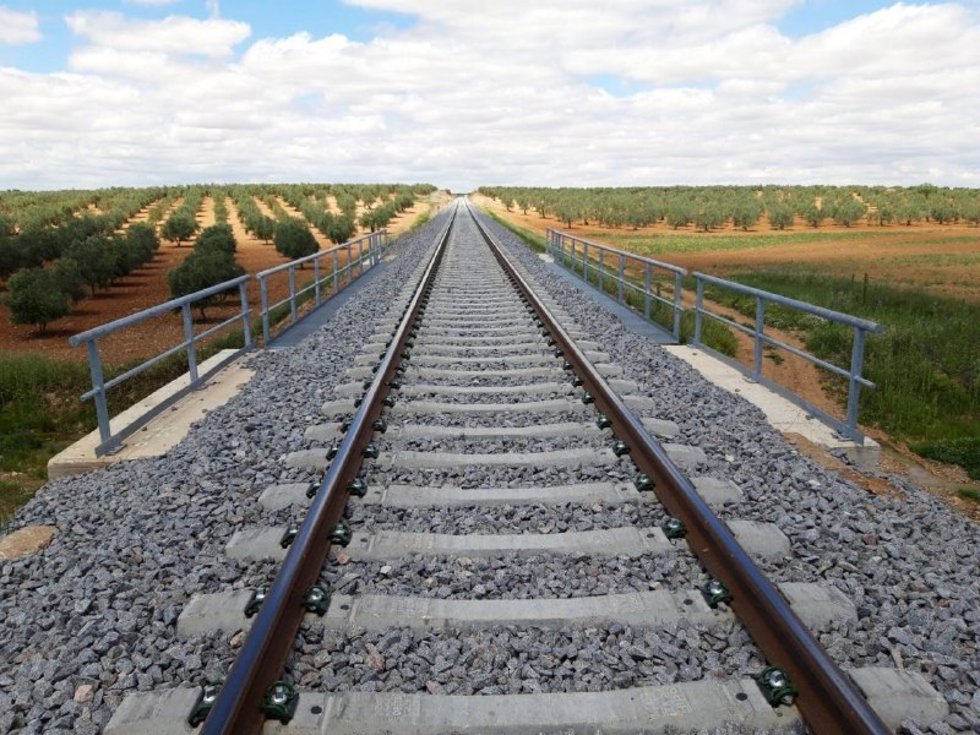 Archivo - Vías de tren