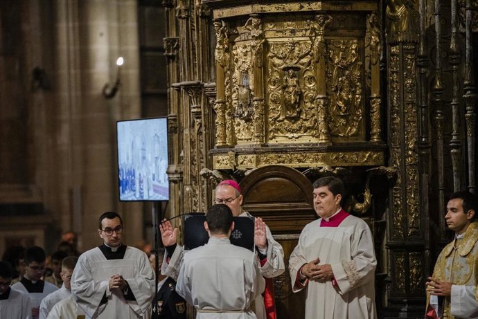 Misa del Corpus Cristi en la catedral de Toledo presidida por el arzobispo Franciso Cerro Chaves