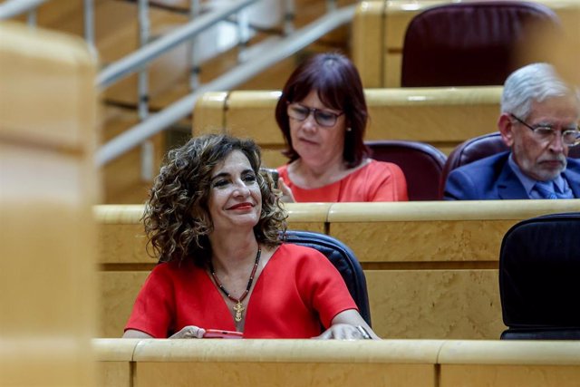 La ministra de Hacienda y Función Pública, María Jesús Montero, durante una sesión de control al Gobierno en el Senado, a 9 de mayo de 2023, en Madrid (España). 