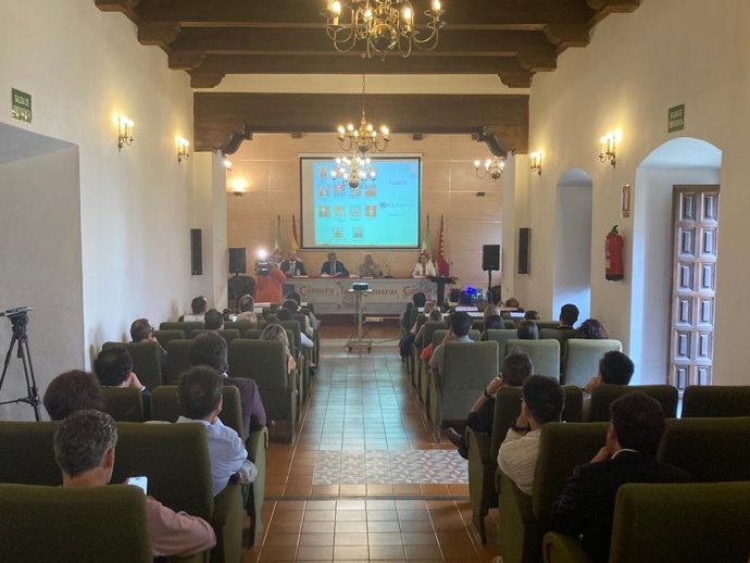 Presentación del Informe GEM 2022/2023 en Cáceres