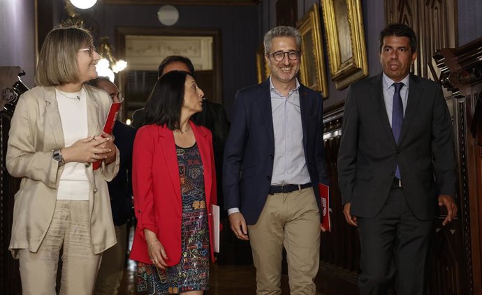 Reunió per a la  investidura de Carlos Mazón entre el PSPV i el PPCV