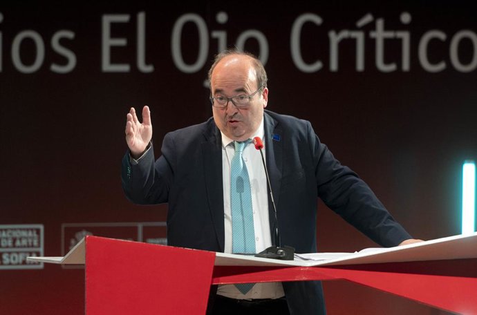 El ministro de Cultura y Deporte, Miquel Iceta, interviene en la XXXIII edición de los Premios El Ojo Crítico de RNE, en el Museo Reina Sofía, a 5 de junio de 2023, en Madrid (España). Radio Nacional de España entrega hoy los XXXIII Premios El Ojo Cr