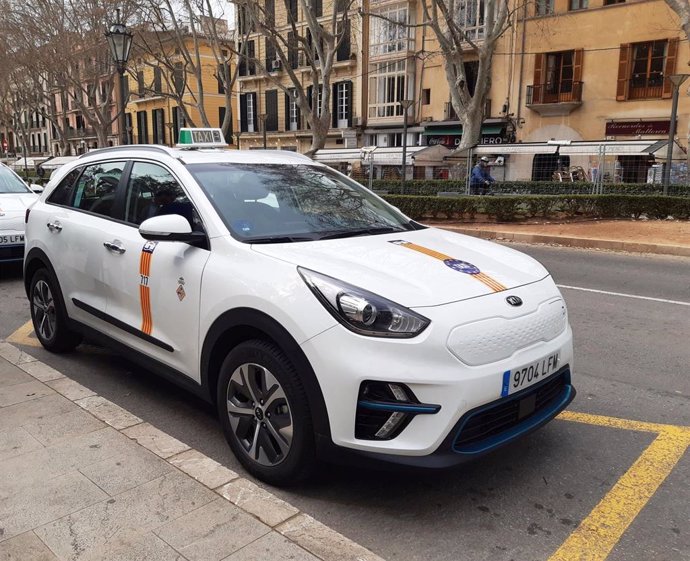 Un taxi estacionado en Palma.