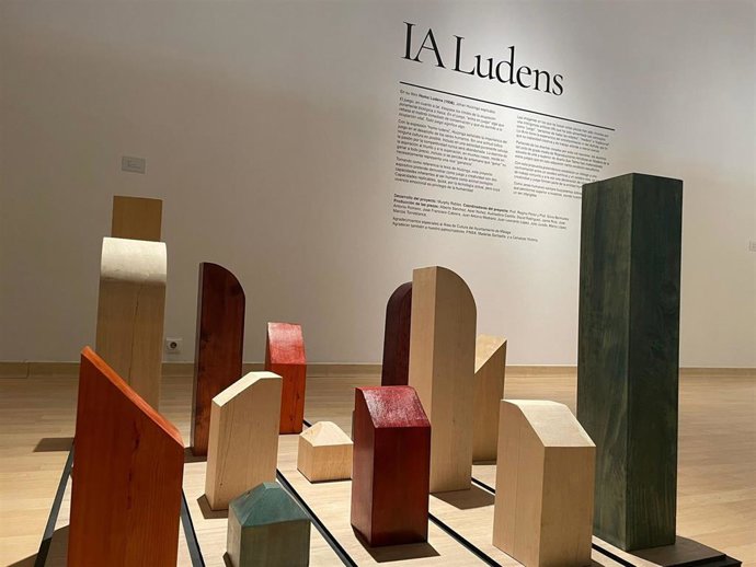 La Coracha acoge la exposición 'IA Ludens' con piezas-juego realizadas por alumnado de la EASD San Telmo