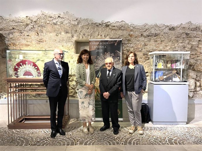 La Cofradía Penitencial de la Santa Vera Cruz, protagonista de una doble muestra en San Benito.