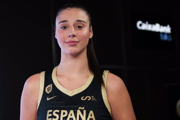 La jugadora española Raquel Carrera, durante la presentación oficial de la selección para el Eurobasket. 