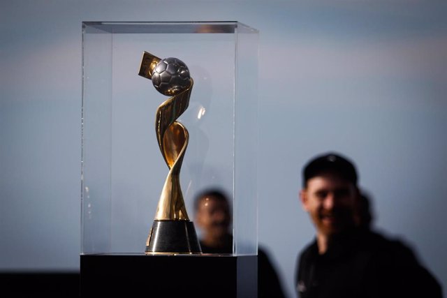 Archivo - Trofeo del Mundial femenino de fútbol. 