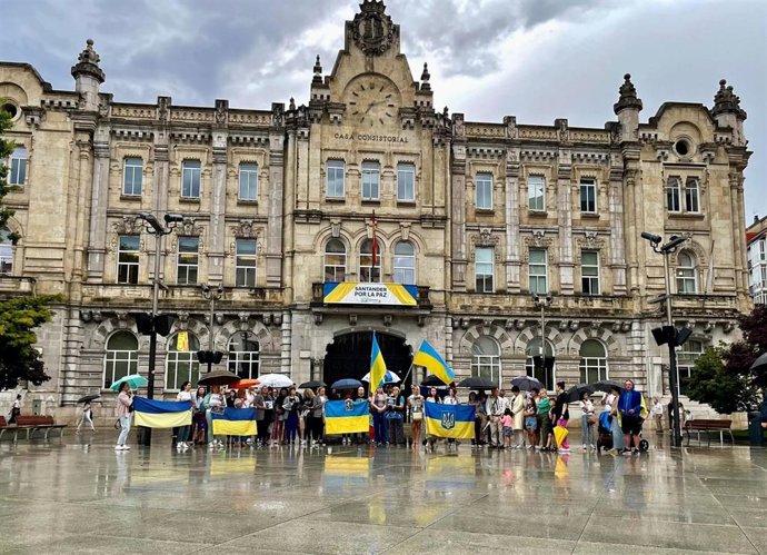 Ucranianos se concentran en Santander.