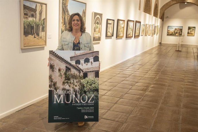 La delegada de Cultura en funciones de la Diputación de Córdoba, Salud Navajas, en la exposición.